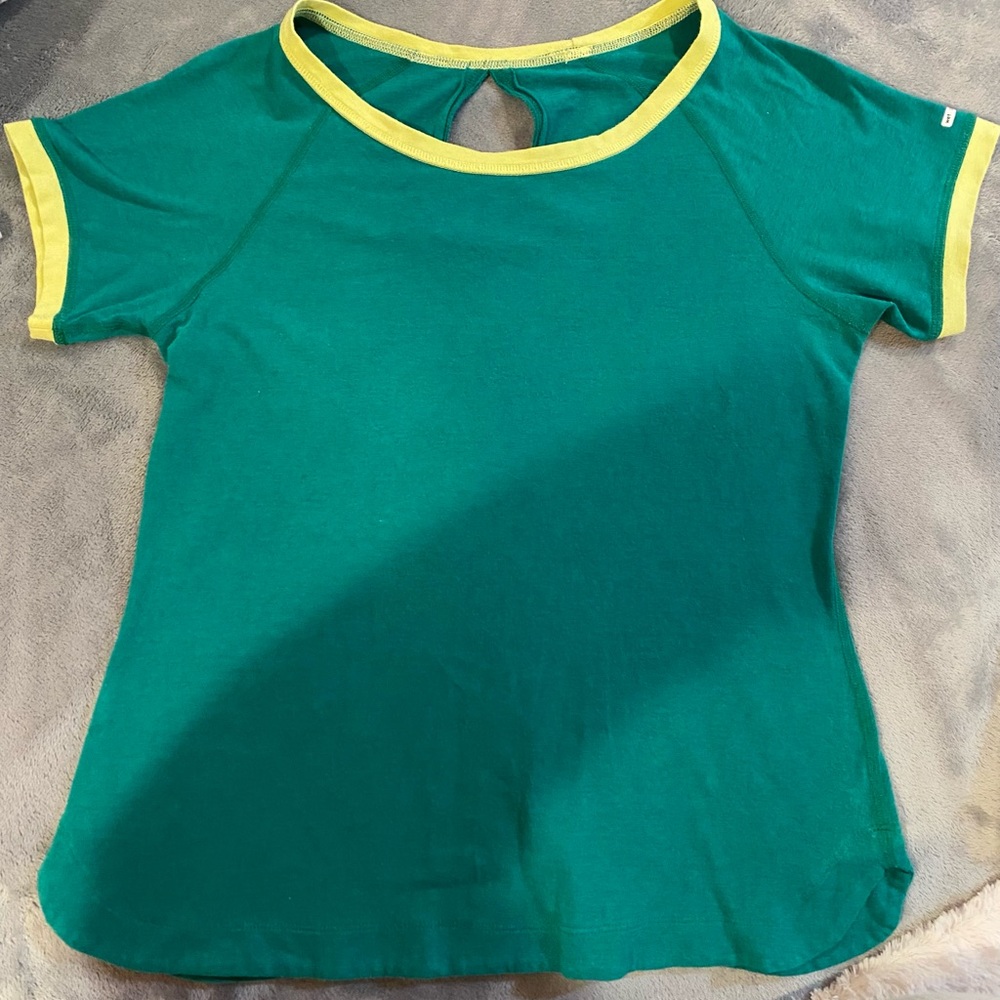 Green lululemon short sleeve shirt